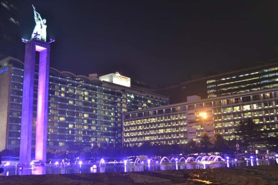 Jakarta: Private Guided Sightseeing & Street Food Night Tour - Hotel pickup and the start at Water Fountain Hotel Indonesia Circle