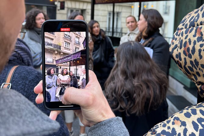-Kids friendly- Eat, play, love Montmartre: 3H Walking Food Tour - Place du Tertre: a finish that doesn’t feel rushed