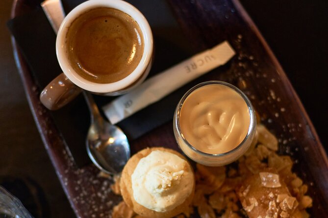 -Kids friendly- Eat, play, love Montmartre: 3H Walking Food Tour - Small-group attention: why max 15 matters with kids