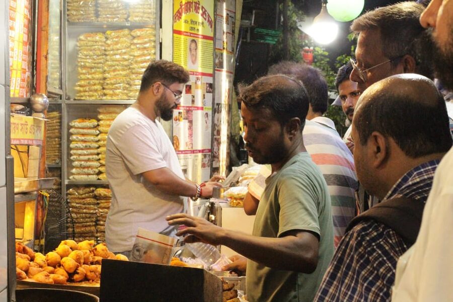 Kolkata Midtown Madness- A Street Food & Nightlife Tour - Quick take