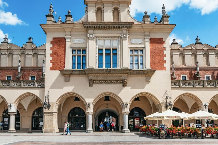 Krakow: Guided E-Scooter City Tour with Food Tastings - Key things to know before you go