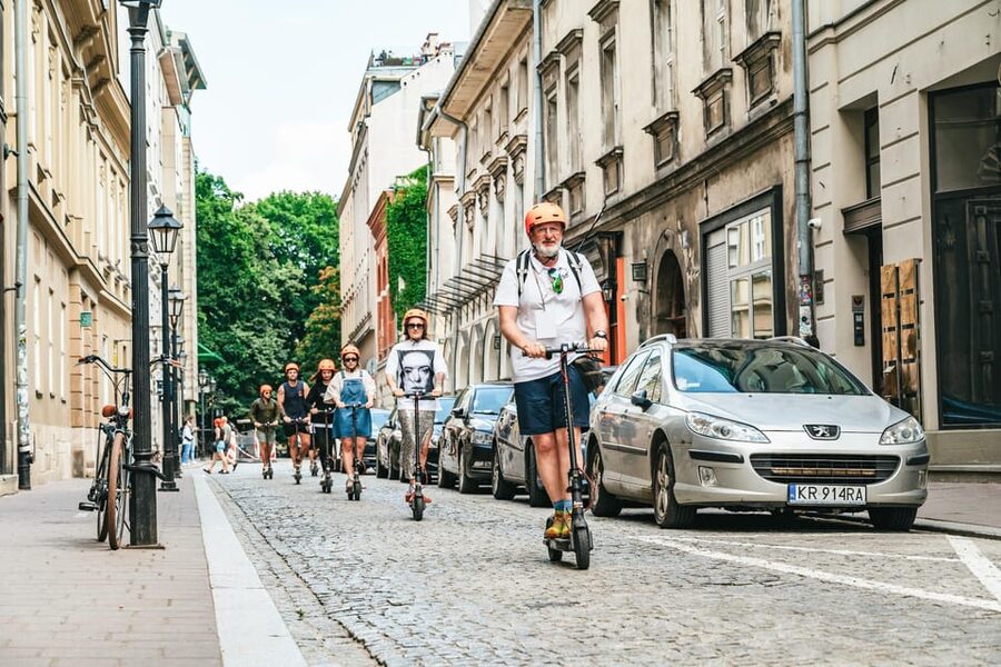 Krakow: Guided E-Scooter City Tour with Food Tastings - Why an e-scooter tour makes sense in Kraków