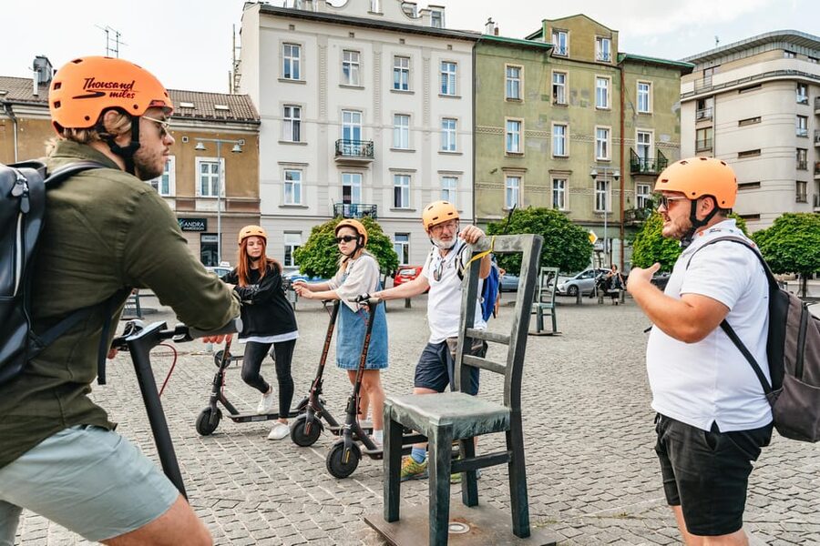 Krakow: Guided E-Scooter City Tour with Food Tastings - Across to the Vistula and toward the Jewish quarter