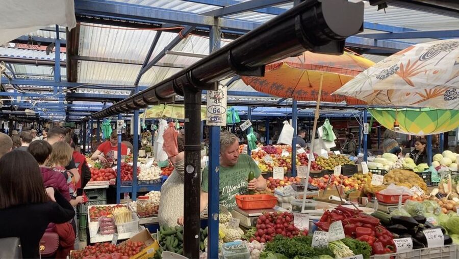 Krakow: Traditional Street Food Walking Tour - Key things that make this Krakow street food tour work