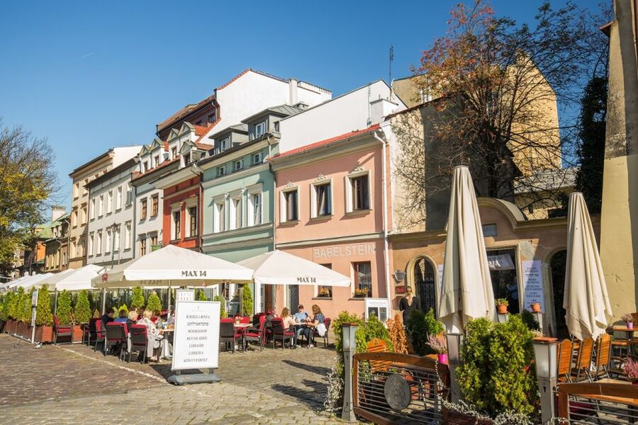 Krakow: Traditional Street Food Walking Tour - Should you book this Krakow street food tasting walk?