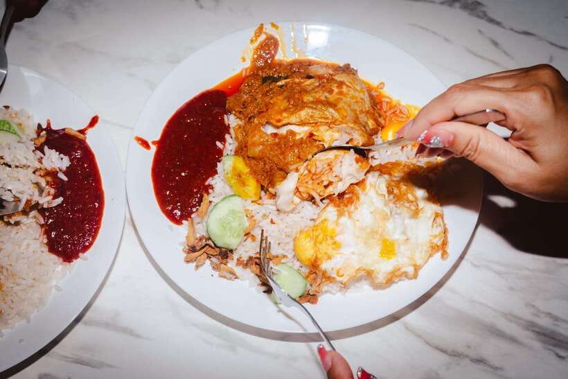 Kuala Lumpur: Sambal Street Food Tour with 15+ Tastings - The Food Stops: Classics Plus Sambal-Forward Surprises