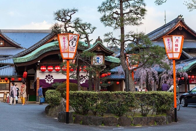 Kyoto Evening Gion Food Tour Including Kaiseki Dinner - Key things that make this Kyoto evening food tour work