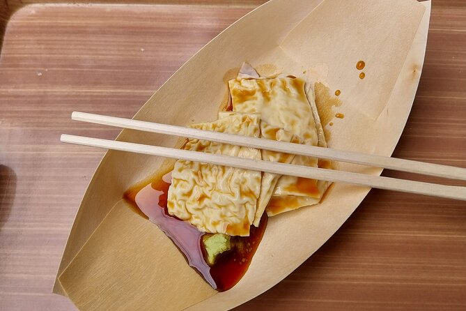 Kyoto Food Tour of 10 Tastings with Wagyu, Mochi & More Surprises - Karasuma to Gion: eating while the streets do the sightseeing