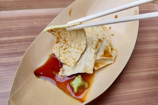 Kyoto Food Tour of 10 Tastings with Wagyu, Mochi & More Surprises - Stop 6: matcha tea ceremony vibes and sweet finish with mochi