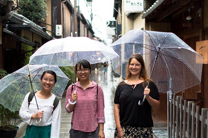 Kyoto Foodie Night Tour - Nishiki Market snack sprint: 2–3 family shops in about 25 minutes