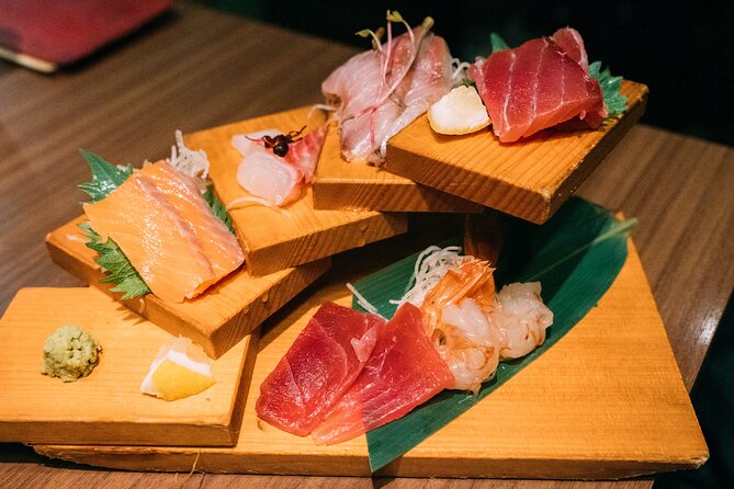 Kyoto: Gion Local Food Tour (Taste 15 Dishes) - Stop 3: Gion Shirakawa Sushi and Tempura Finale