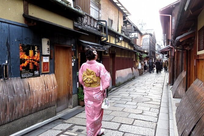 Kyoto: Gion & Pontocho Food Tour with 13 Dishes - Izakaya Dinner in Gion: Up to 13 Dishes and Kyoto Sake Pairing