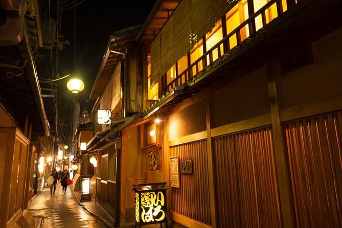 Kyoto Night Foodie Tour in Gion (9+ dishes + 6 Sake tastings) - The guides make the difference: real names, real hosting styles