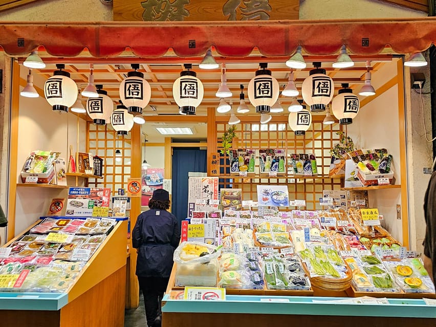 Kyoto: Nishiki Market and Depachika Food Tour with a Local - Should you book this Nishiki Market and Depachika food tour?