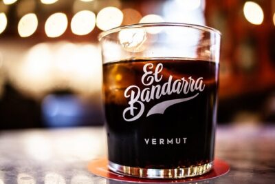 La Barceloneta Tapas & Wine & Drinks Tour in Barcelona - Small-group size, English tour, and what that changes for you