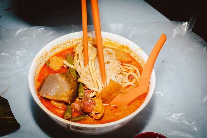 Laksa Lanes Kuala Lumpur Food Tour with 14+ Tastings - Temple stops and cultural moments: fast context, not long detours
