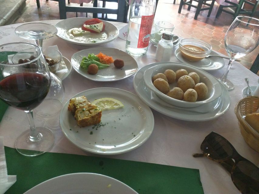 Las Palmas: Private Old City Guided Walking Tour with Tapas - Should you book this Las Palmas Old City walking tour with tapas?