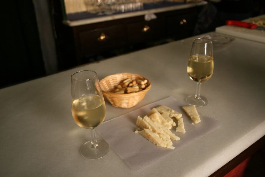 Las Palmas: Tapas and Drinks in the Beauty of the Old City - Should You Book This Las Palmas Tapas Tour?