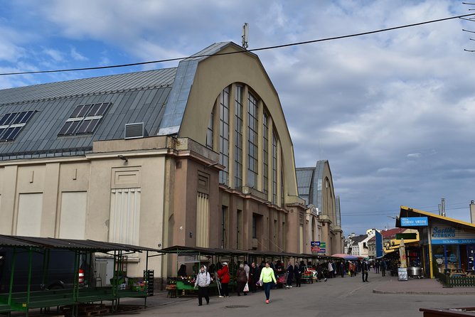 Latvian food tasting tour at Riga Central market - The 12:30 start: how the 2-hour tasting actually unfolds