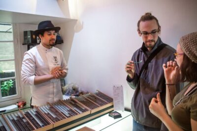 Le Marais: Pastry and Chocolate Food Tour - Meeting at 35 Rue Rambuteau: Start Smart, Stay Unstressed