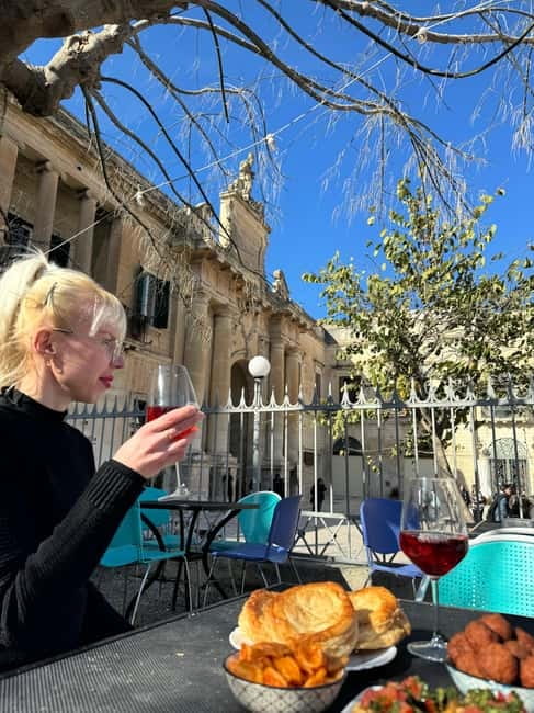 Lecce: Guided Street Food Walking Tour with Food and Wine - What to Wear, Order, and Expect on a Snack-Focused Walk