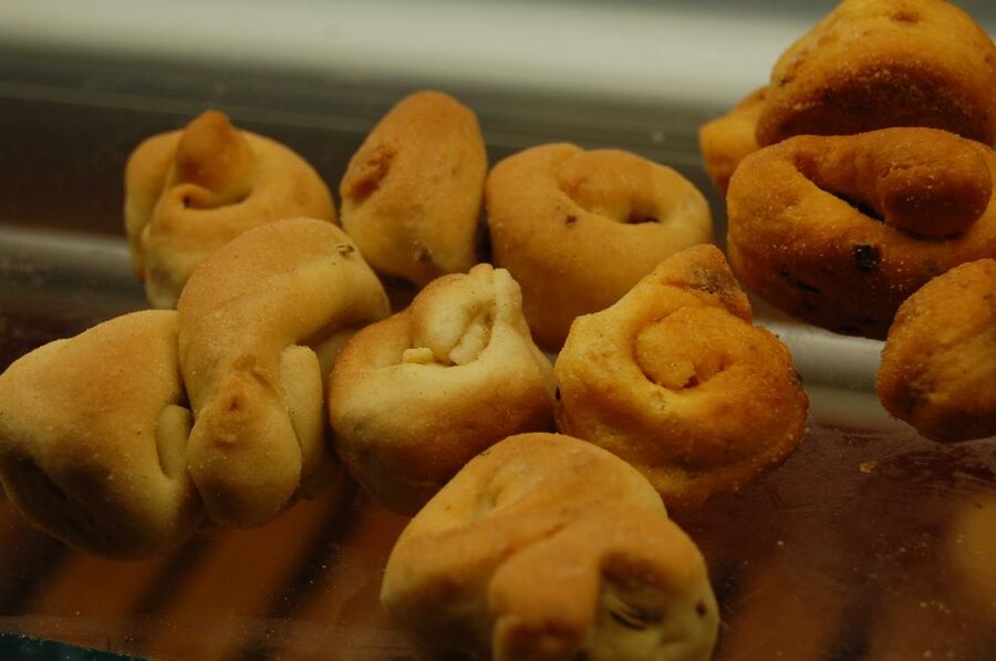 Lecce: Street Food Tasting and Sightseeing Tour - Church Stops: St. Matthew, Lecce Cathedral, and Holy Cross