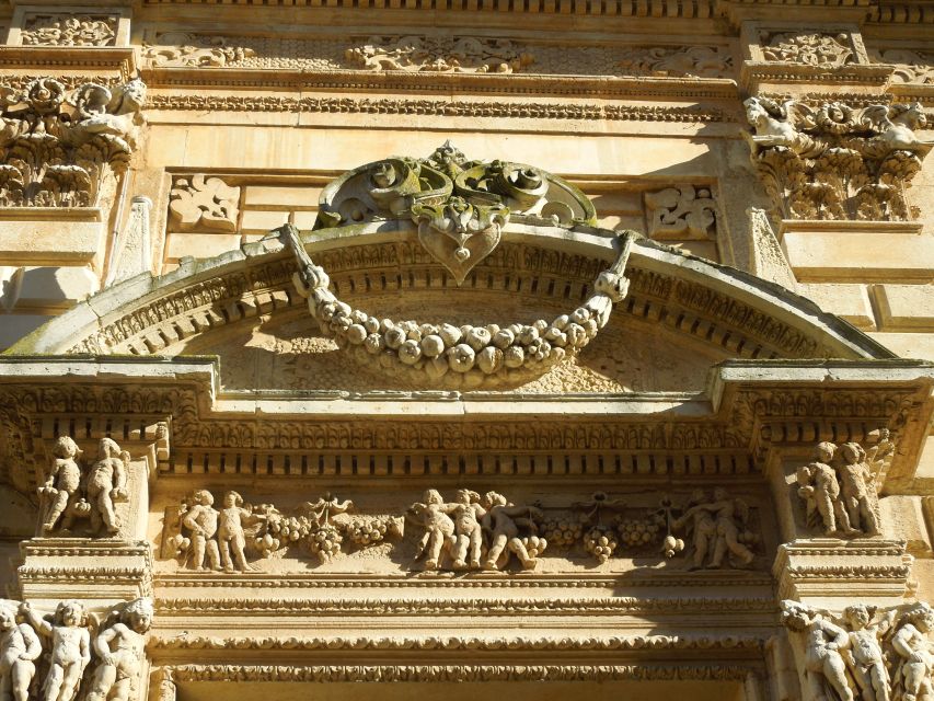 Lecce: Street Food Tasting and Sightseeing Tour - The Papier-Mâché Workshop: Watching Tradition Move From Craft to Statue