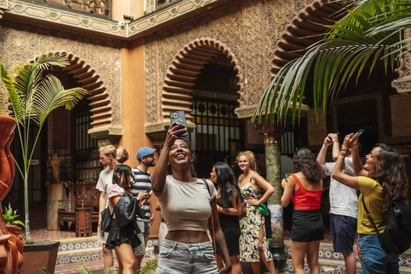 Lisbon: Baixa Food Walking Tour with Drinks - A few smart tips to get the most out of your night
