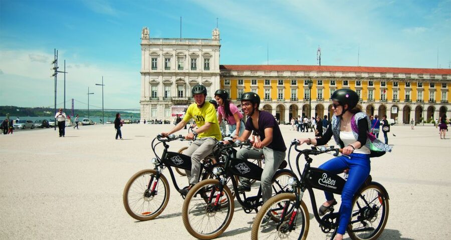 Lisbon: E-Bike Food Tour of Alfama and Old Town - Santa Engracia and Miradouro da Senhora do Monte: photo breaks with purpose