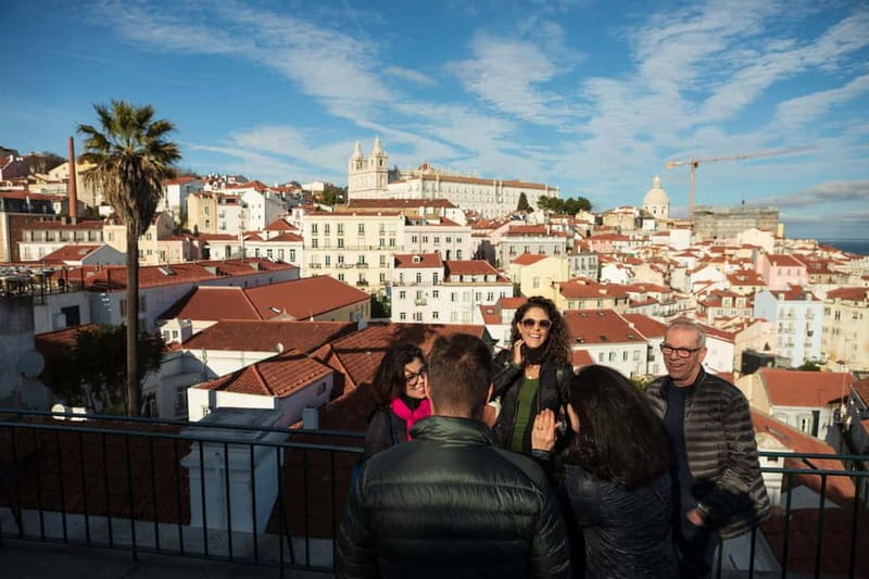Lisbon: Food Tasting Tour by Tuk Tuk with 2 Stops - Graça Historic District: photo stops and viewpoint moments
