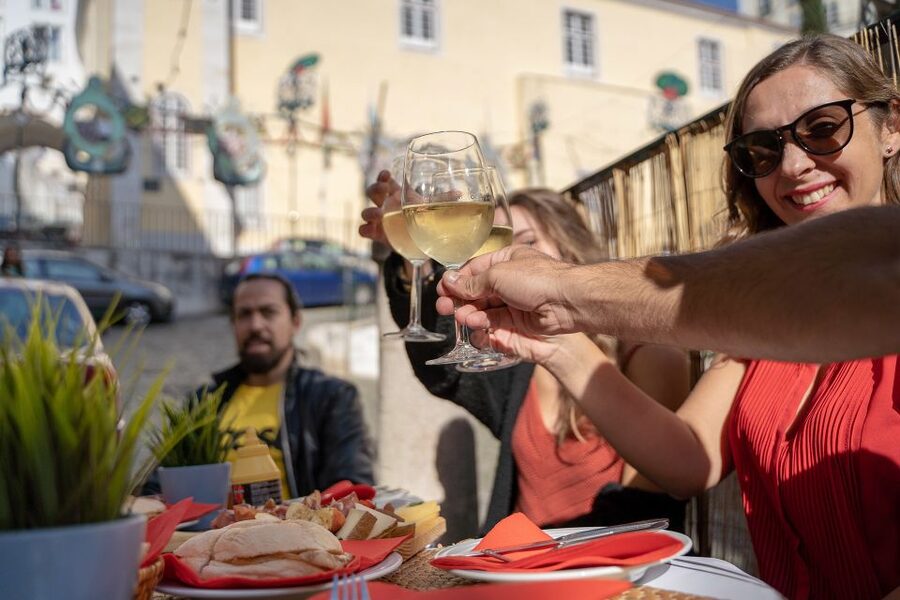 Lisbon: Segway Food Tour of Alfama and Old Town Lisbon - São Jorge Castle area: fast storytelling, real “wow” angles
