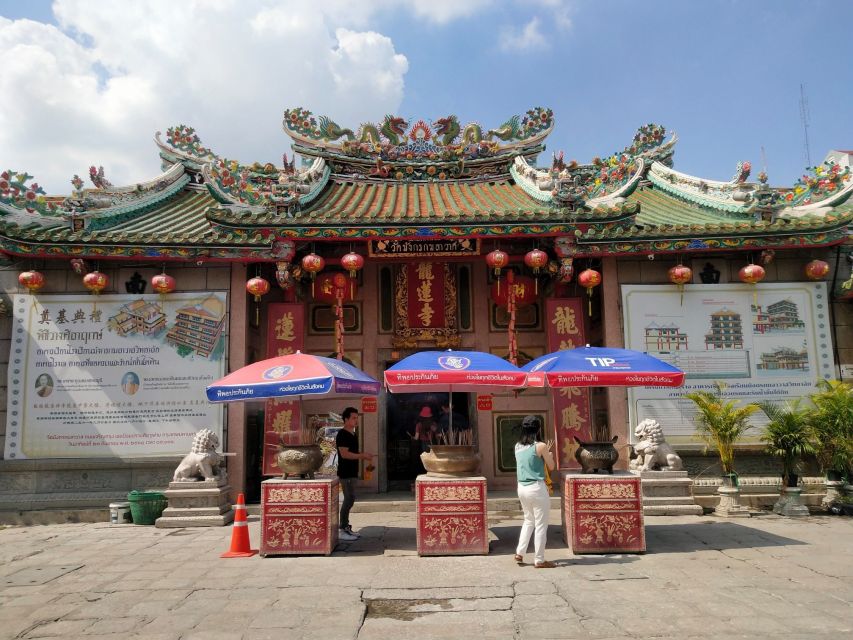 Local Life, Culture & Food Walking Tour at Chinatown - Where the Walk Really Begins: Wat Mangkon to Odeon Circle