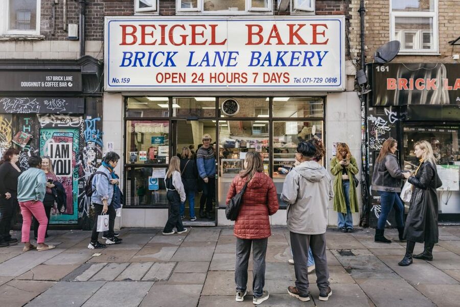 London: Brick Lane, Shoreditch & Spitalfields Food Tour - Skip-the-line access and why the logistics are usually painless