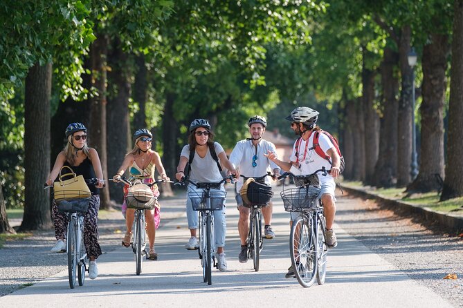 Lucca Bikes and Bites with food tastings for Small Groups or Private - Meeting at Piazzale B. Ricasoli: how you start without stress