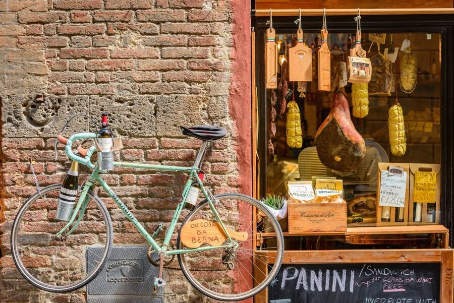 Lucca: Guided Food Walking Tour with Tastings - Why Lucca’s walled center is ideal for a food walk