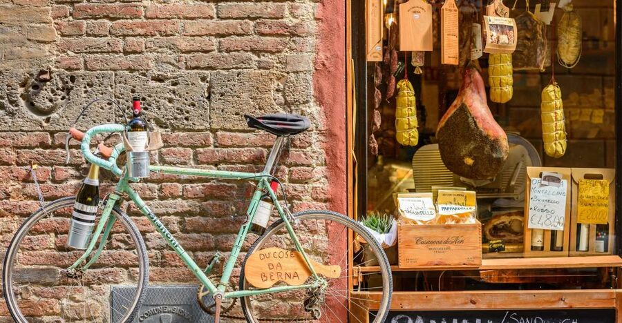 Lucca: Guided Food Walking Tour with Tastings - Dessert finale with Tuscan chocolates or ice cream