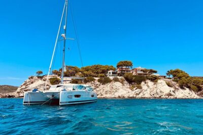 Luxury Catamaran sailing with welcome Drinks Tapas Max10-12Person - Daytime 4 hours vs sunset 2 hours: pick the one that matches your mood