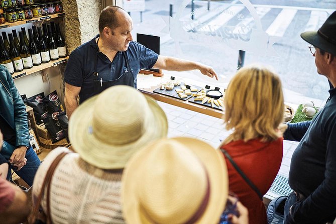 Lyon Old Town Food Tour with Local Specialties Tasting & Lunch - Why the Lyon Old Town route is more than just eating