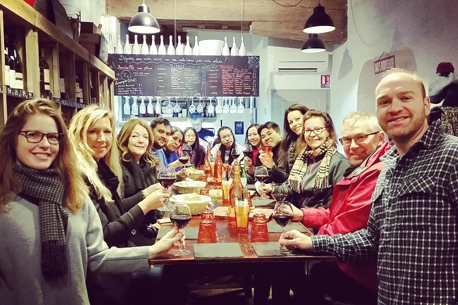 Lyon Old Town Food Tour with Local Specialties Tasting & Lunch - Lunch, water, and coffee/tea: why your stomach stays happy