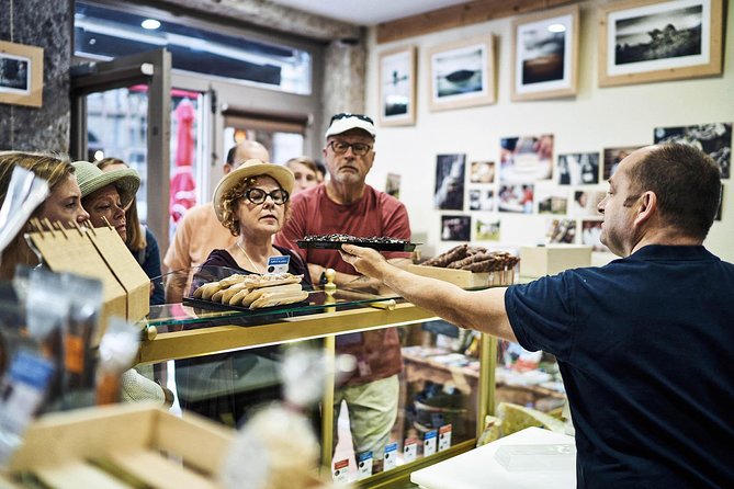 Lyon Old Town Food Tour with Local Specialties Tasting & Lunch - Should you book the Lyon Old Town Food Tour?