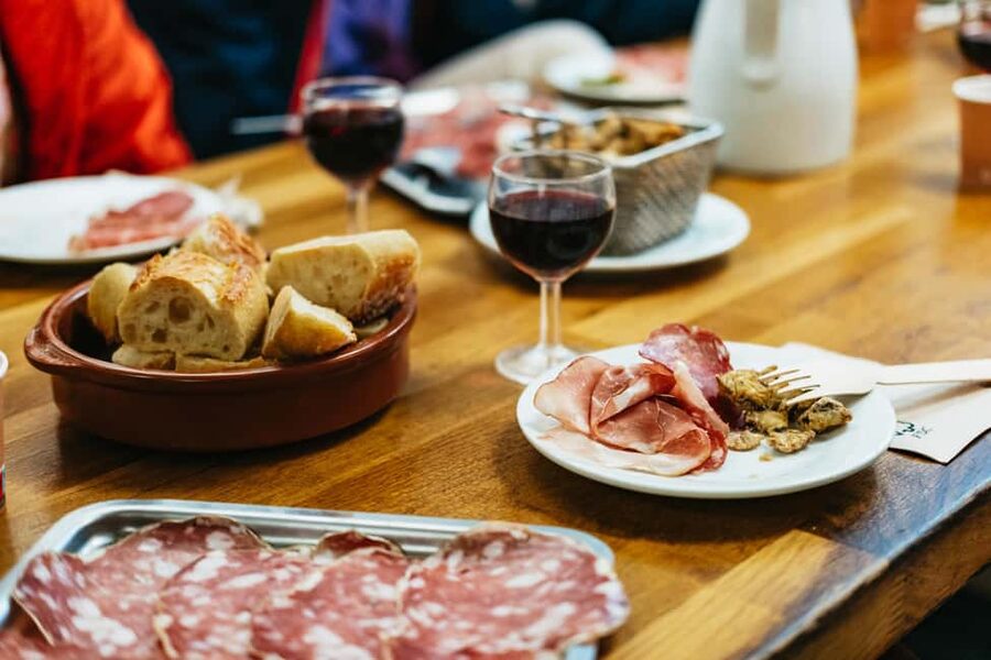 Lyon: Vieux Lyon Food Tasting Walking Tour - Key takeaways before you book