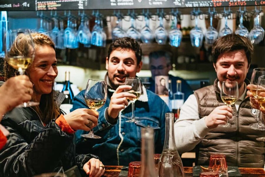 Lyon: Vieux Lyon Food Tasting Walking Tour - Why Vieux Lyon tastes like Lyon (and not a food theme park)