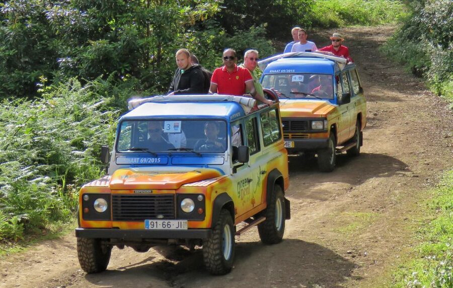 Madeira: Wine & Tapas, Cabo Girão Skywalk 4x4 Jeep Adventure - Open-top 4x4 Jeep driving: where the fun feels physical