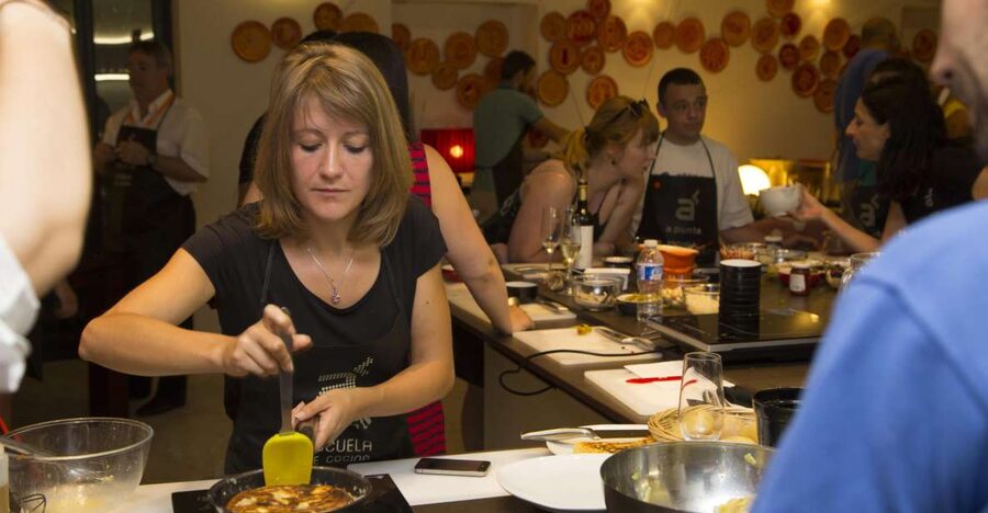 Madrid: 10 Tapas 2.5-Hour Cooking Class - 2.5 hours of hands-on cooking: what the kitchen time feels like