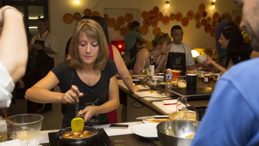 Madrid: 10 Tapas 2.5-Hour Cooking Class - Your meal and sangría: what you actually get at the end
