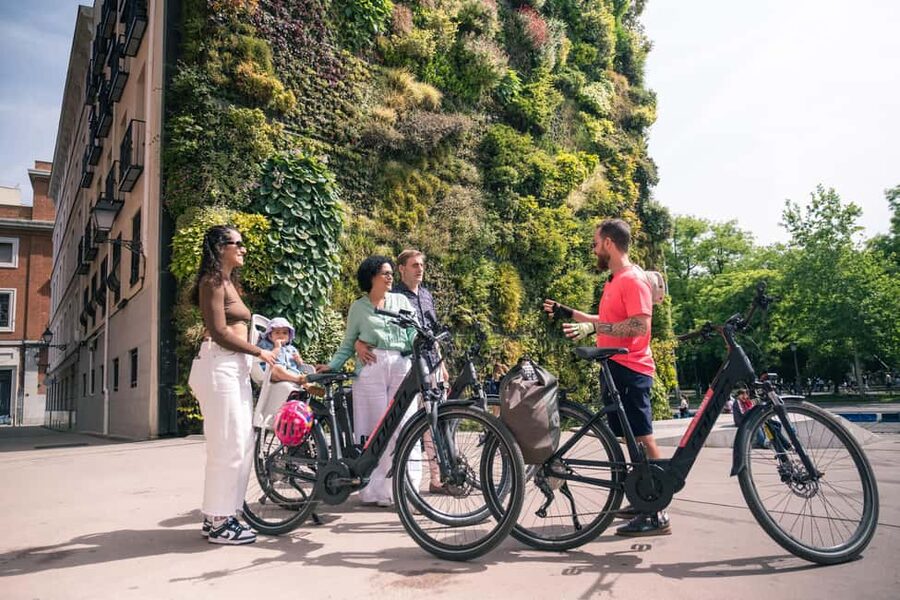 Madrid: 3 h. Guided Highlights Bike Tour with Optional Tapas - Plaza Mayor, Plaza de Santa Ana, and CaixaForum’s vertical garden