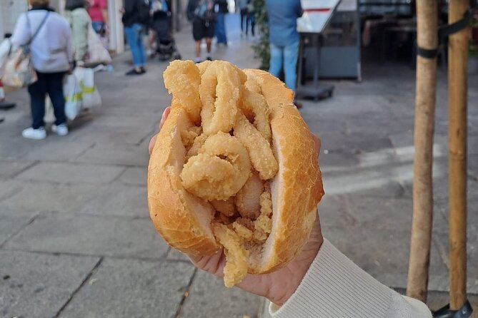 Madrid Food Tour: Tapas, Drinks and Delights with a Local - Plazuela de San Ginés: the sweet finish with churros and hot chocolate