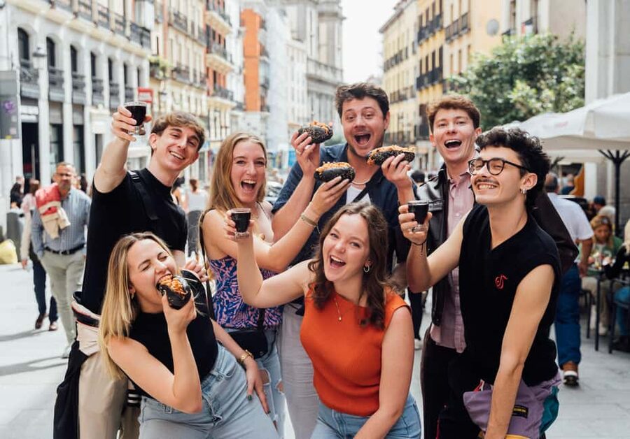 Madrid Guided Food Tour with Tapas and Spanish Wine - Entering La Latina: Why This Tapas Walk Works