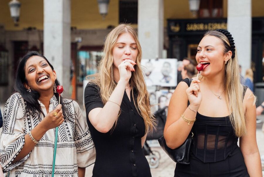Madrid Guided Food Tour with Tapas and Spanish Wine - Drinks Included: Wine, Vermouth, and Tinto de Verano