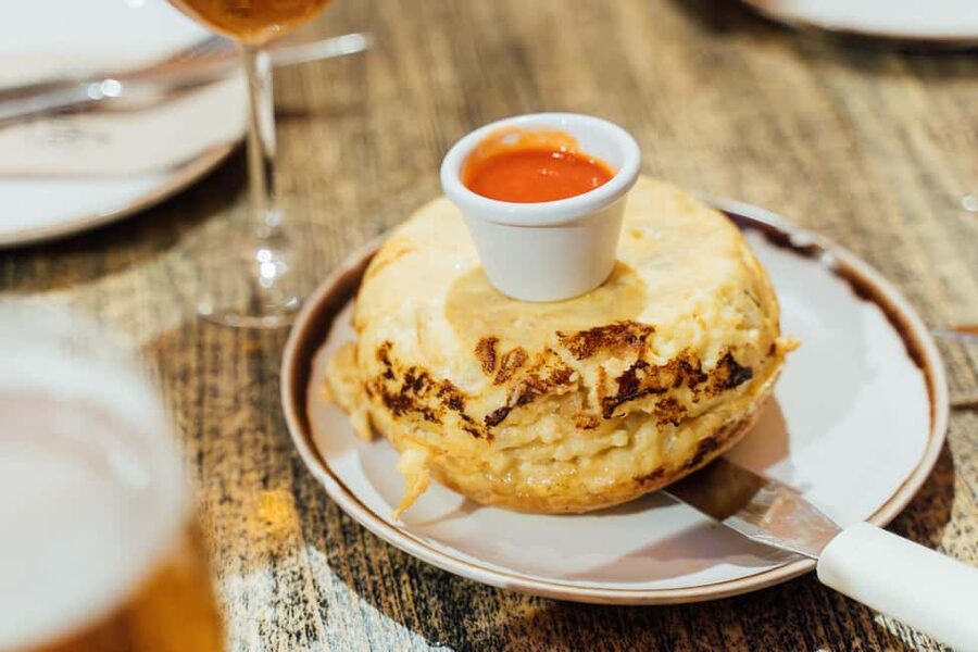 Madrid: Guided Food Tour with Tapas Tastings and Drinks - The nine tapas and five drinks: what you can expect to taste